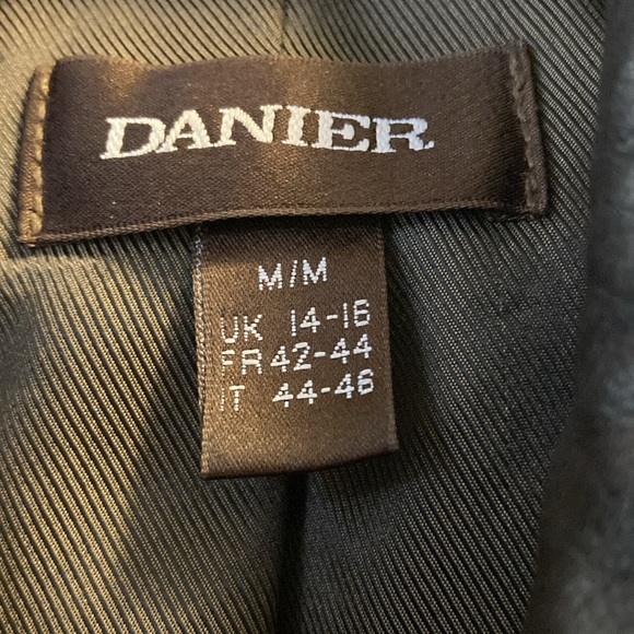 Danier Leather jacket beautiful soft leather dark brown size medium - Picture 2 of 11